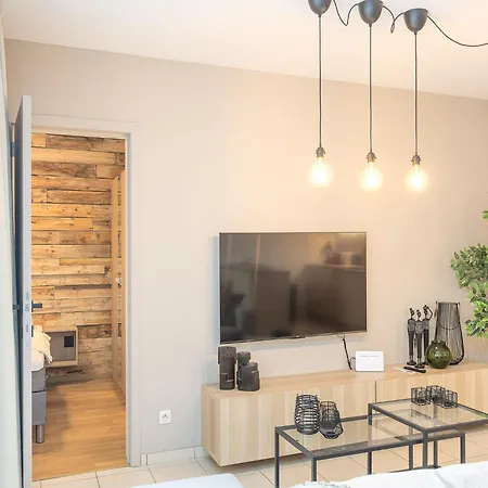 Ground-floor Apartment, Cleaning Included Appartamento